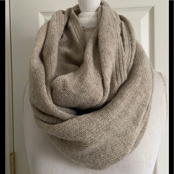 H&M Accessories - Pretty Oatmeal Infinity Scarf